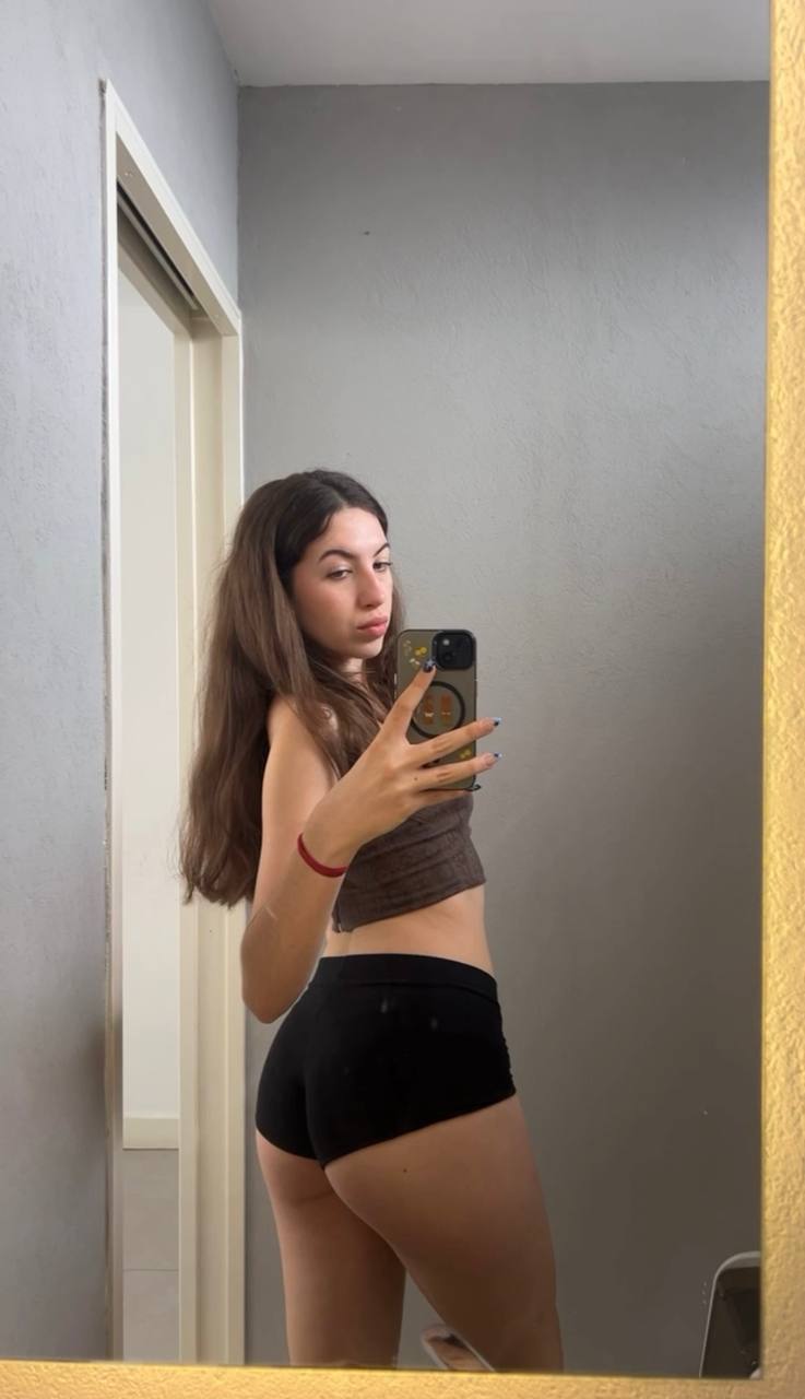 Amber in her underwear in Tangerang-Selatan