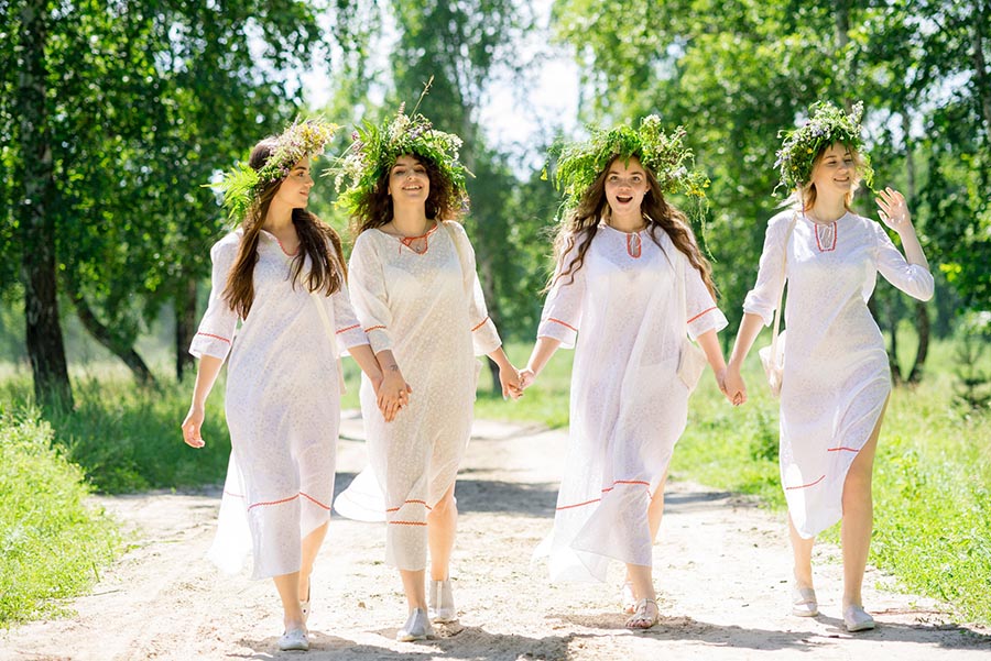 Slavic girls in Tangerang-Selatan