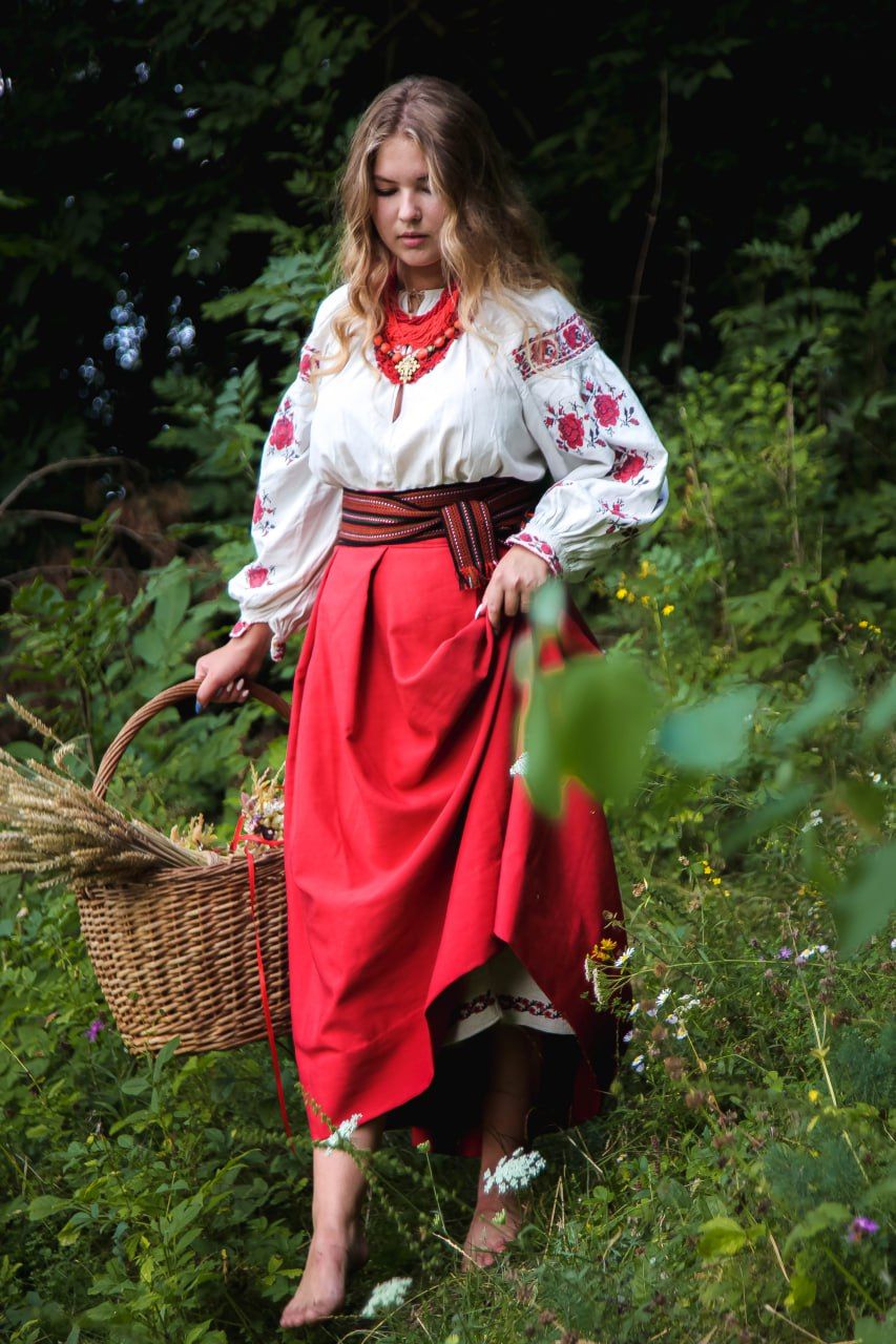 Slavic girls in Tangerang-Selatan