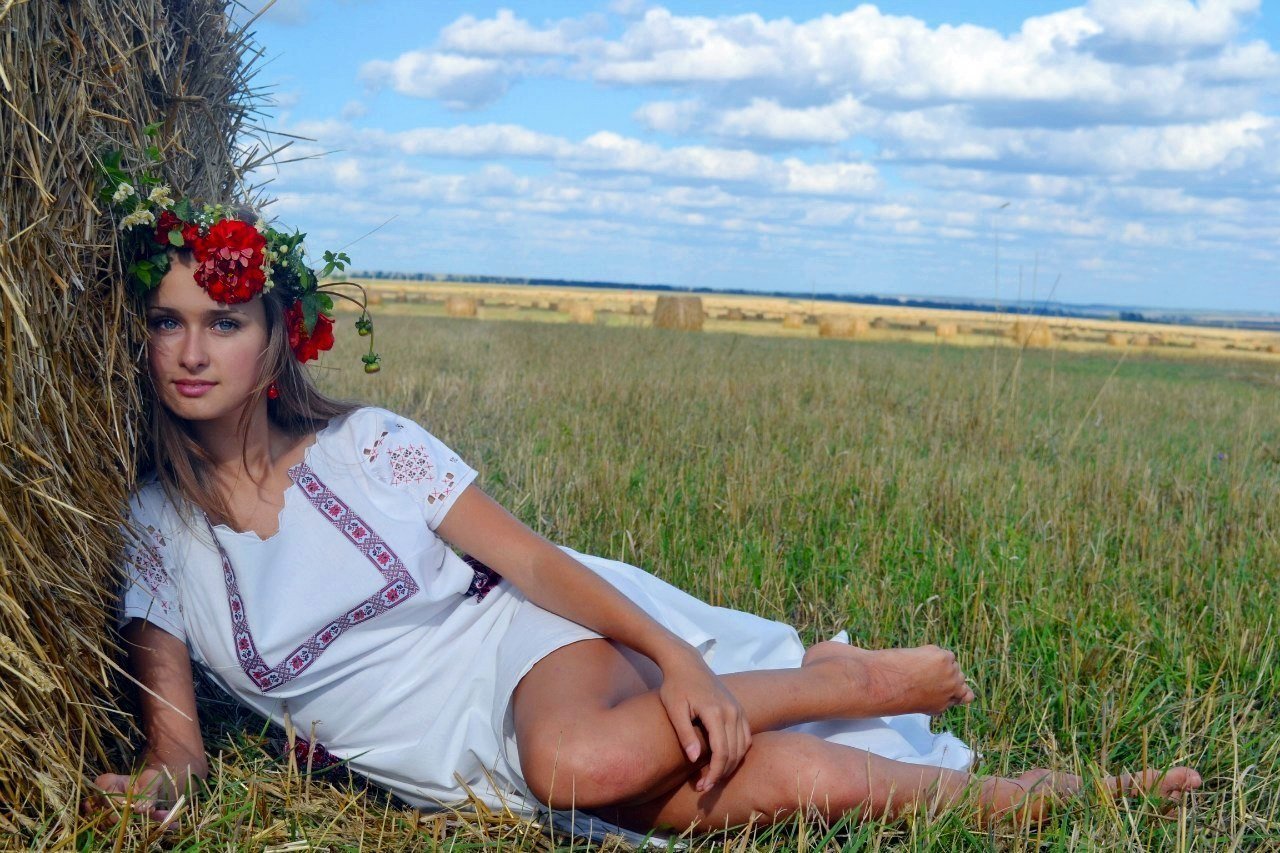 Slavic girls in Tangerang-Selatan