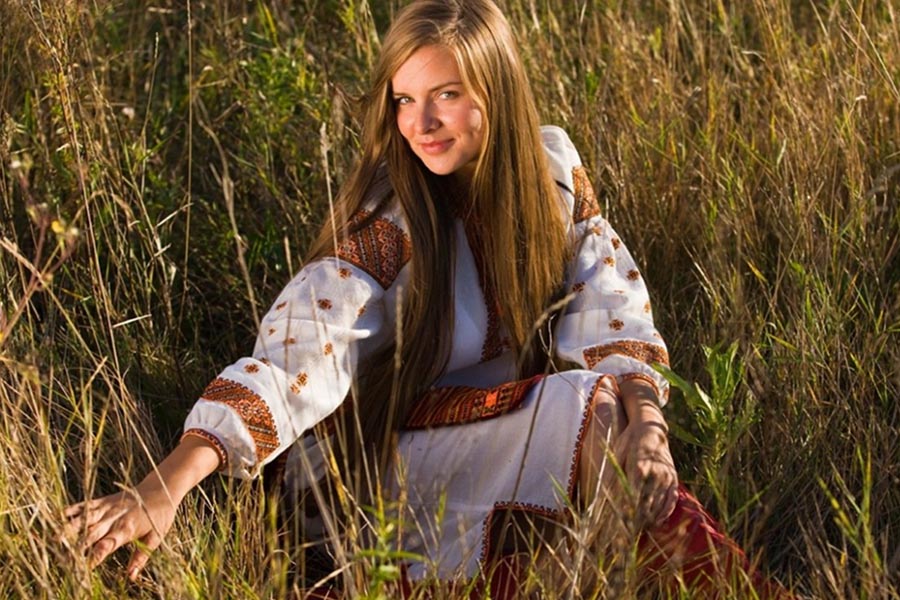 Model Women in Slavic costumes in Tangerang-Selatan