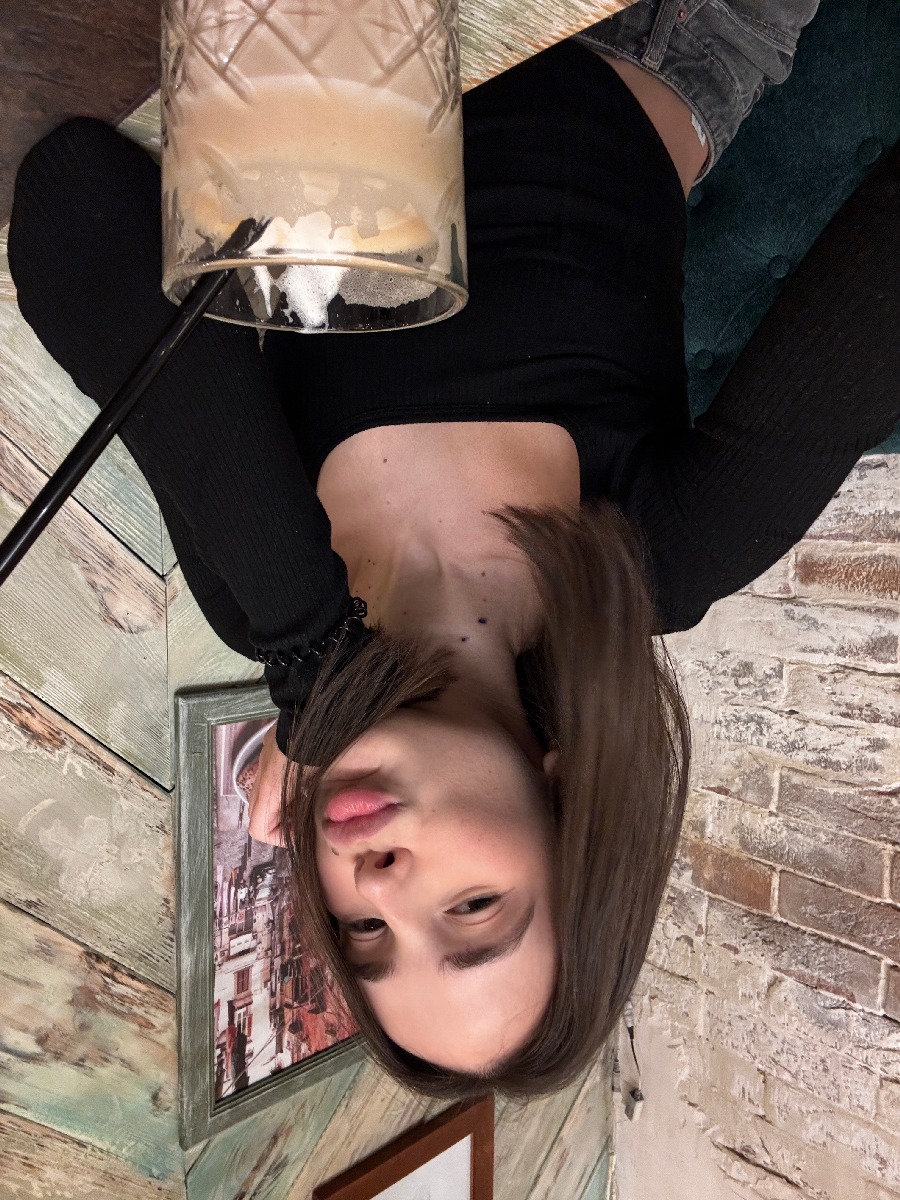 Fresh photos, fresh mood — Tina online in Tangerang-Selatan